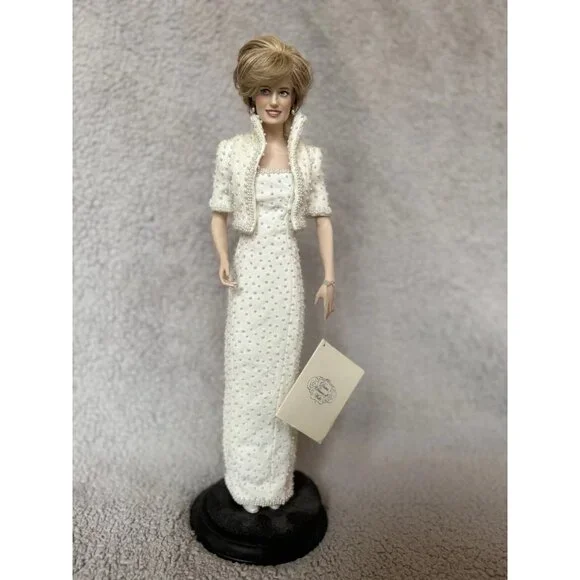Franklin Mint Diana Barbie The Franklin Mint Diana Princess Of Wales  Porcelain Portrait Doll Blue Dress